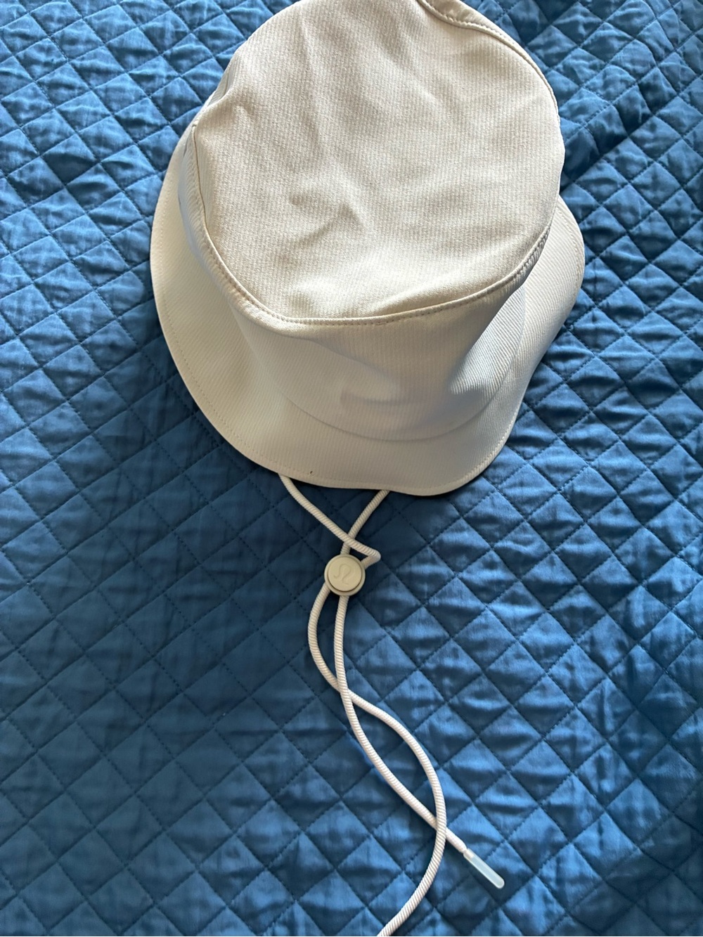 lululemon athletica Cream Bucket Hat with Chin Cords - Picture 3 of 9